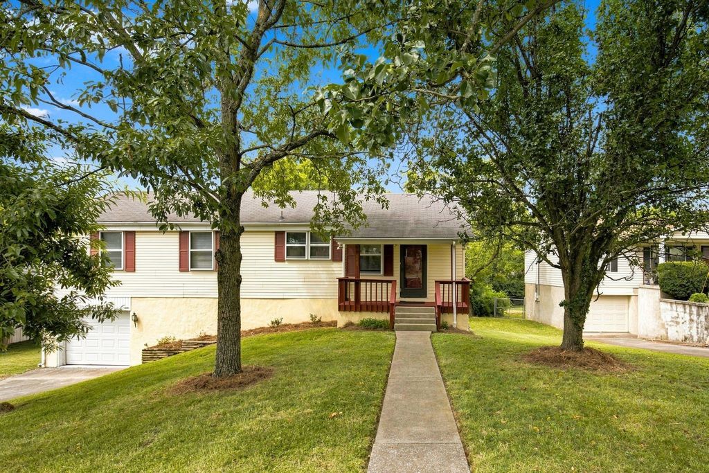 2825 Airwood Dr, Nashville