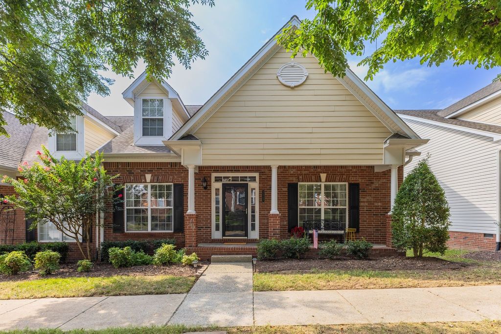 1317 Decatur Cir, Franklin