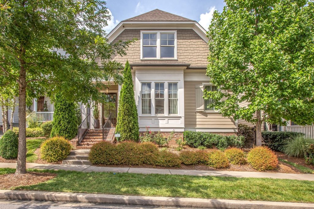 96 Poplar St, Franklin
