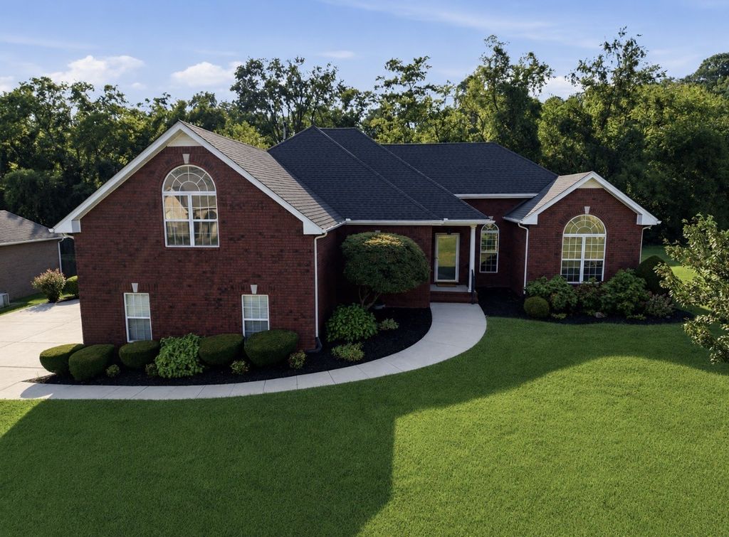 1017 Stafford Ct, Hendersonville