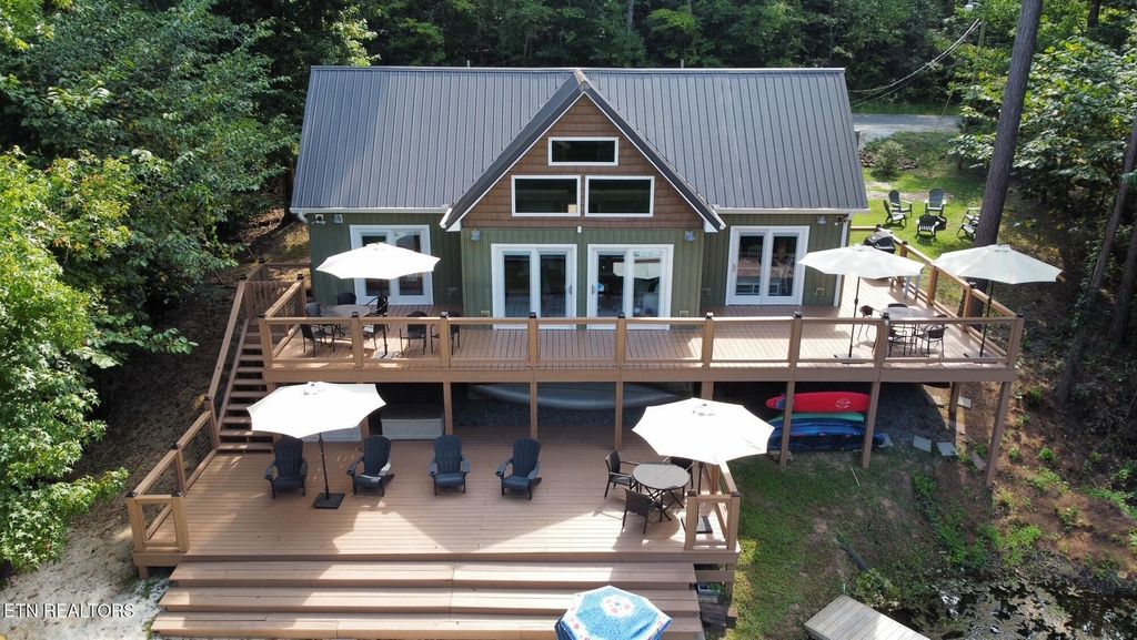 661 Laurel Lake Circle, Madisonville