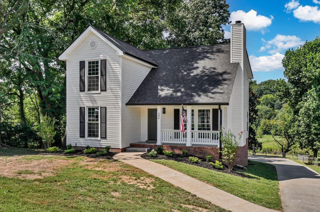 750 W Creek Dr, Clarksville