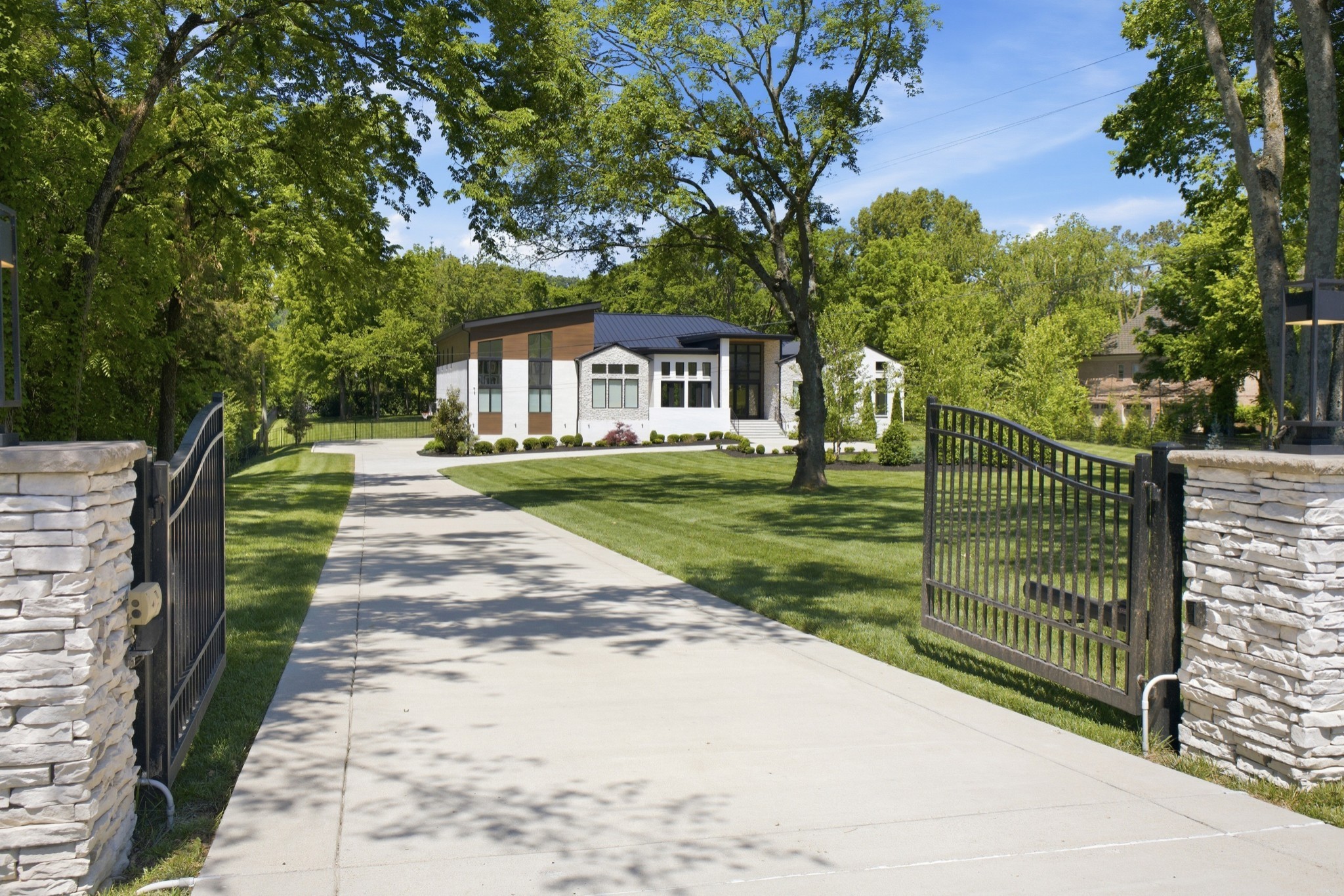 Photo for MLS 3541312 in 5655 Granny White Pike Brentwood, TN - 37027