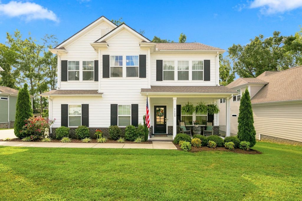 7124 Pepper Tree Cir, Fairview