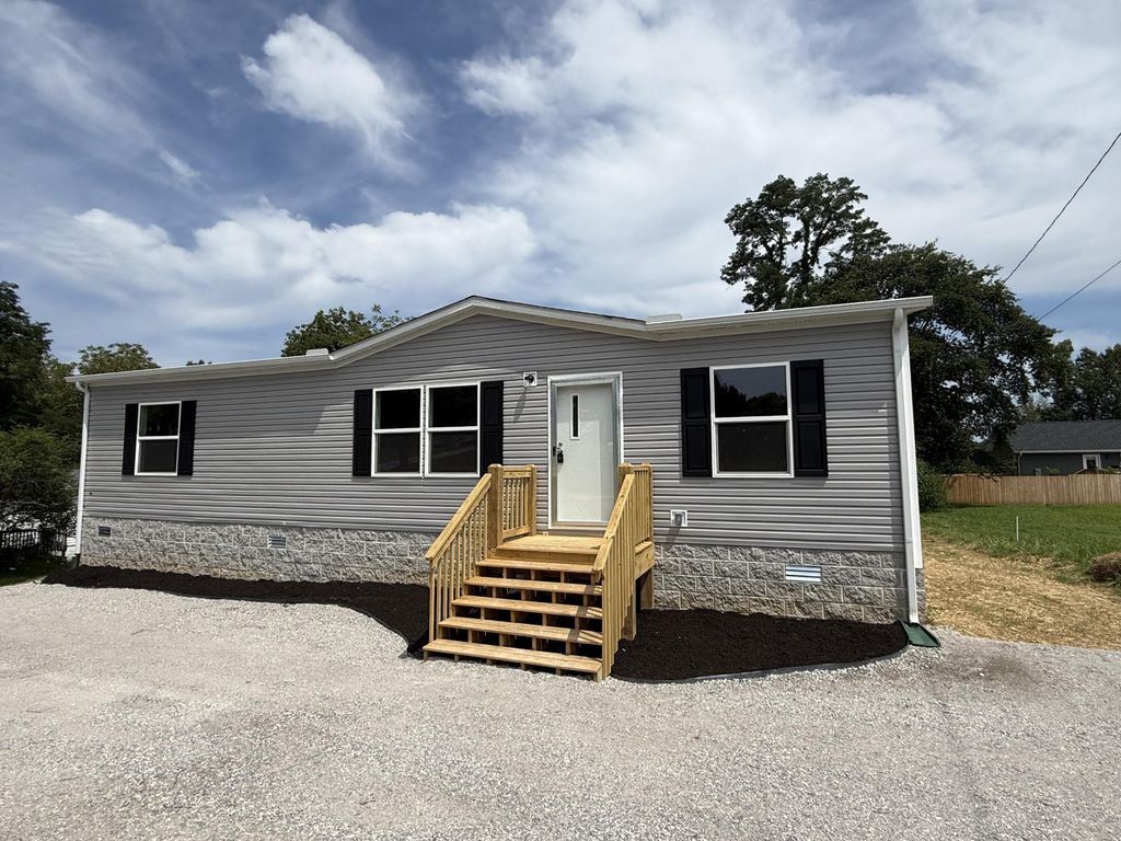 208 Garrett Street, Jamestown