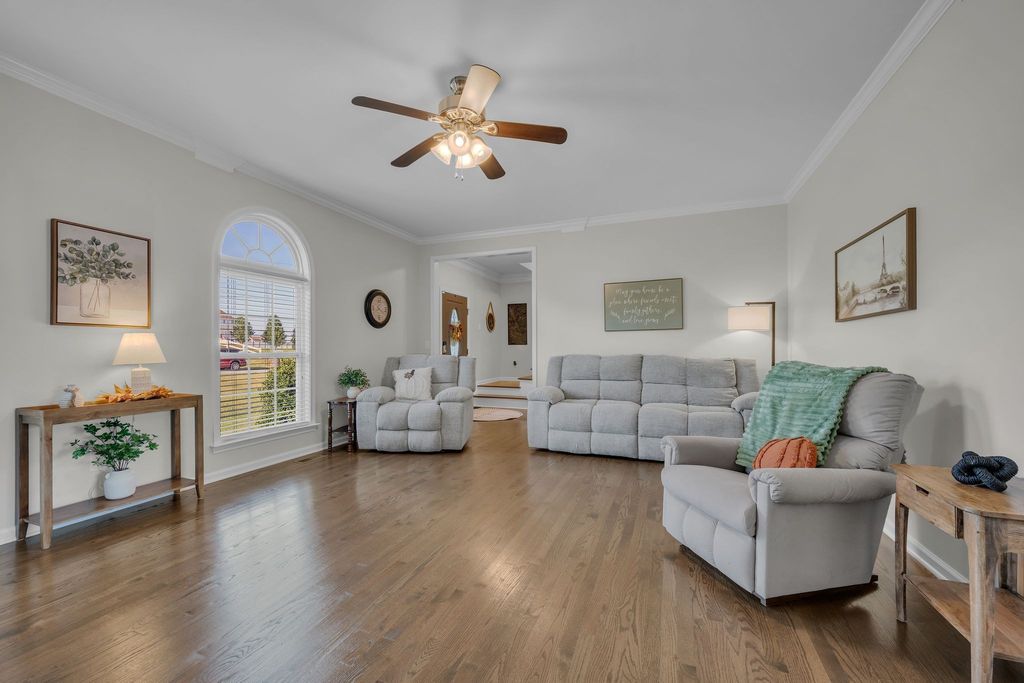 170 Lena Loop, Burns