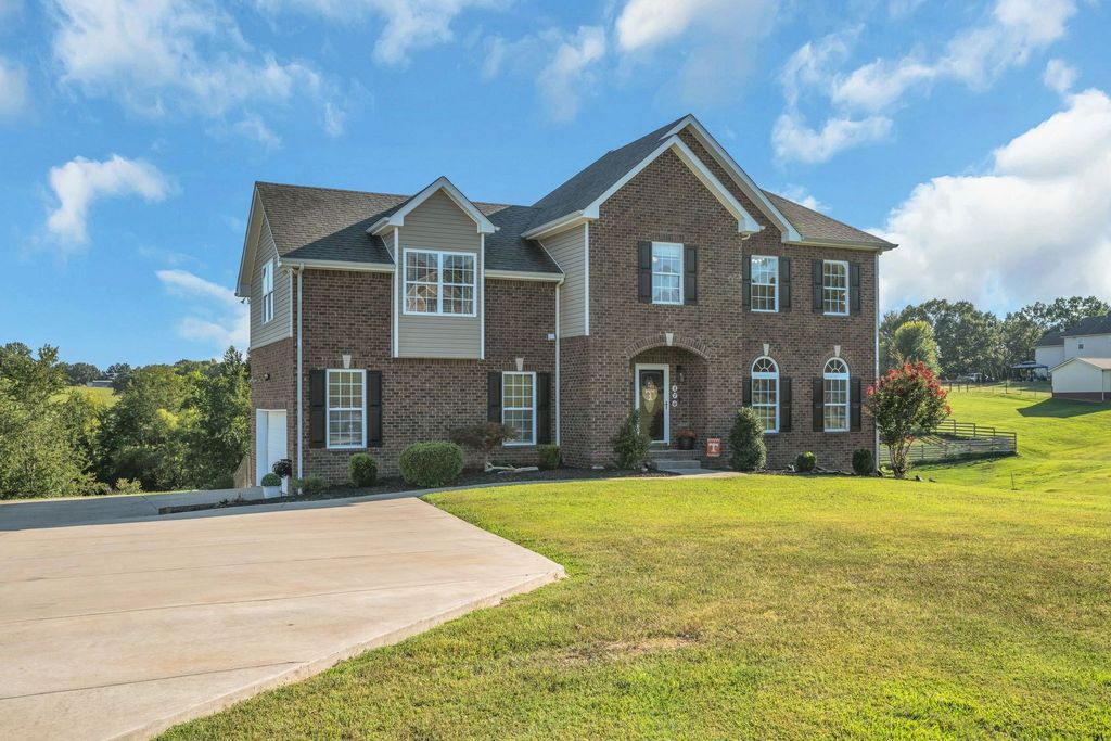 170 Lena Loop, Burns