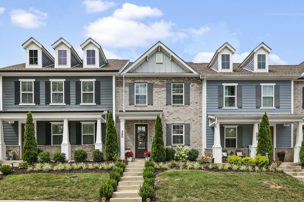 390 Hammock Ln, Spring Hill