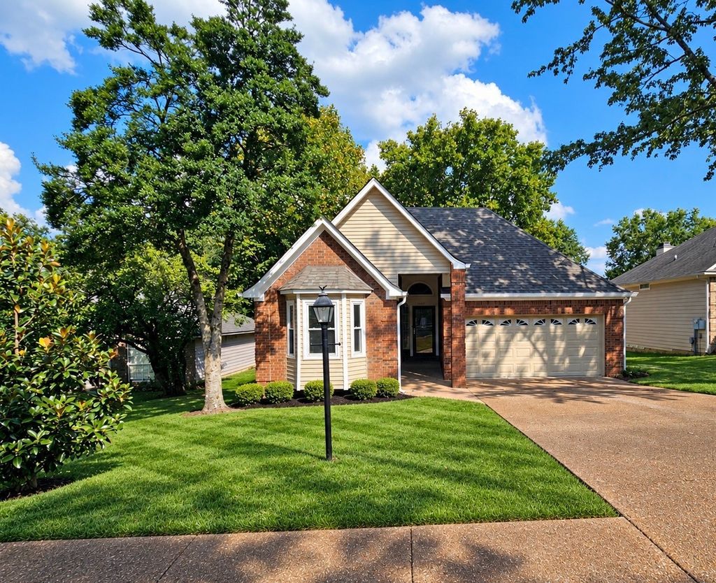 2760 Fleet Dr, Hermitage