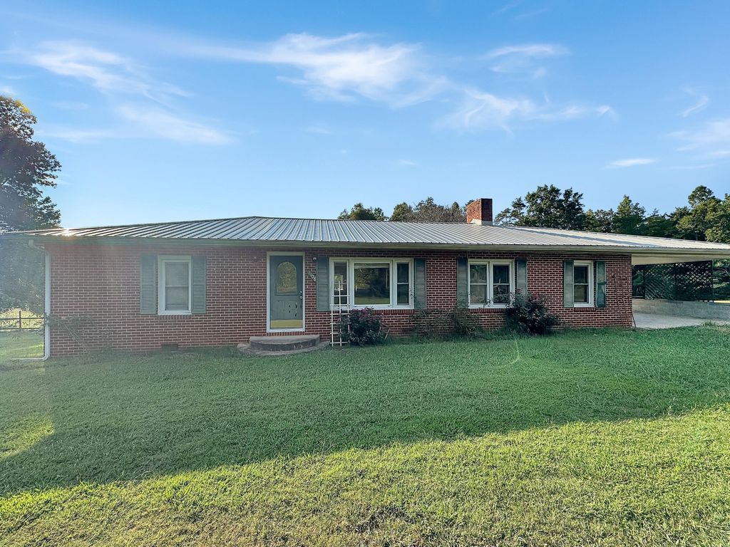 1108 County Road 750, Athens