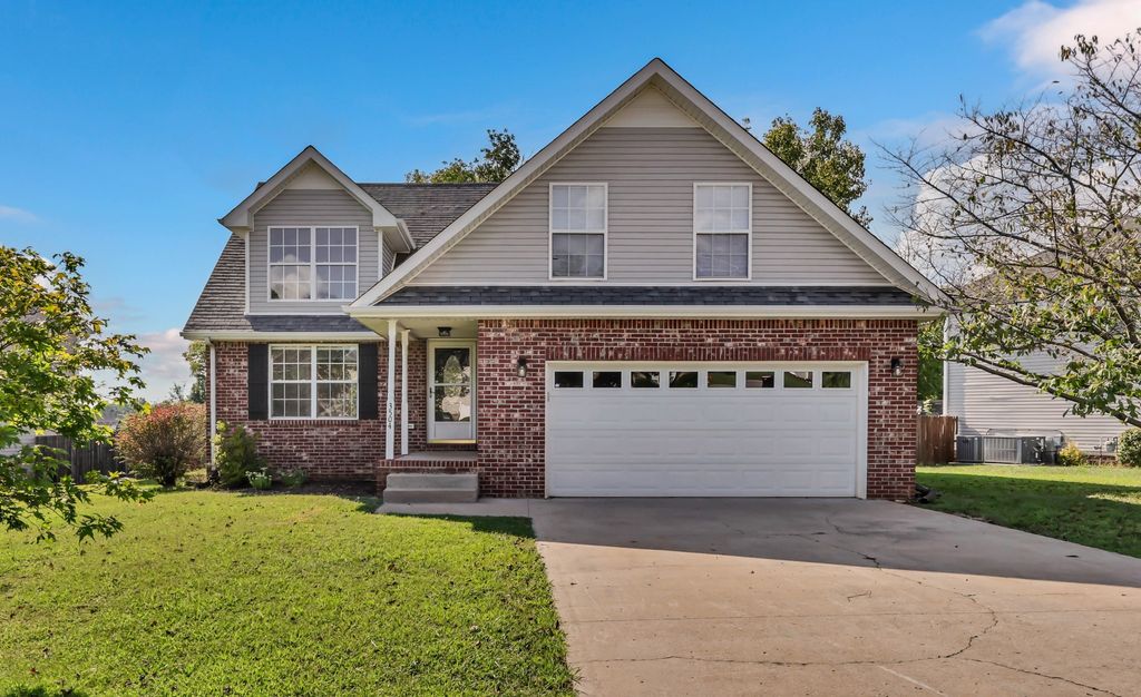 3504 Clover Hill Dr, Clarksville