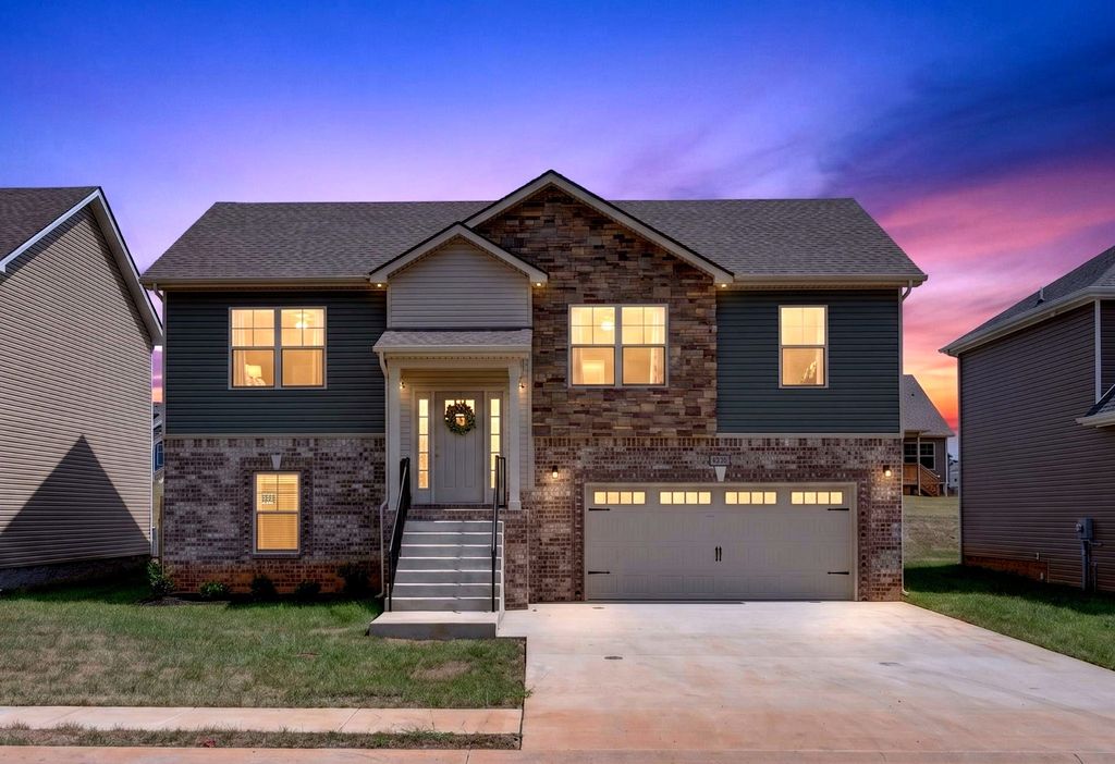 350 Cardinal Creek, Clarksville