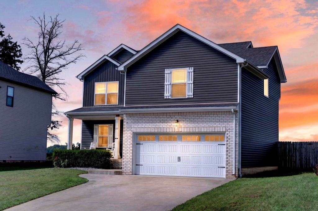 267 Azalea Dr, Oak Grove