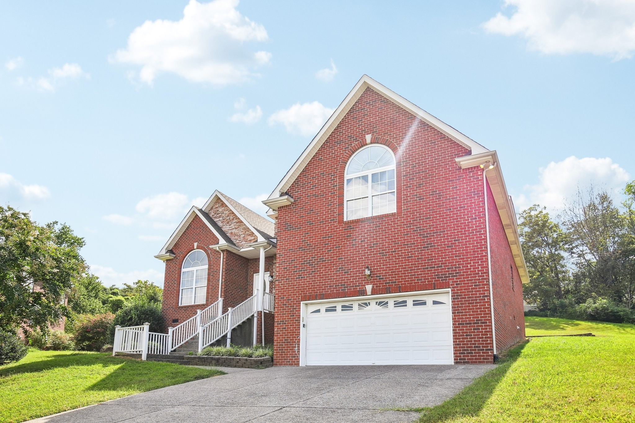 Photo for MLS 3541427 in 502 Largo Vista Dr Lebanon, TN - 37087