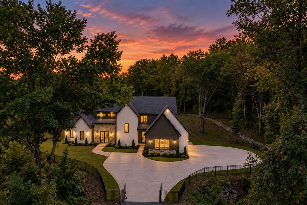 631 Hunters Trl, Nashville