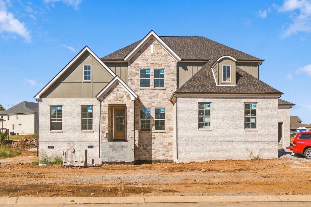 1401 Schulert Court, Lebanon