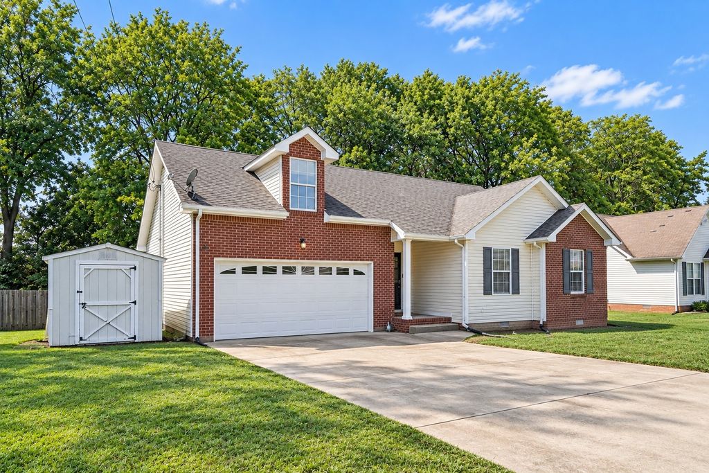 3553 Sandpiper Dr, Clarksville