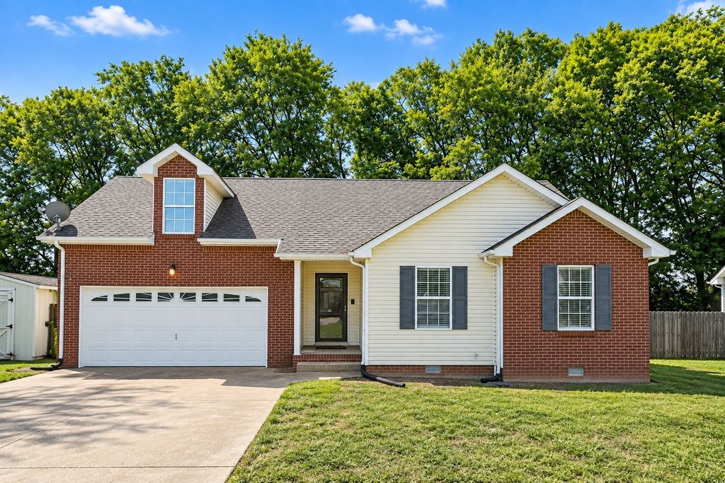 3553 Sandpiper Dr, Clarksville