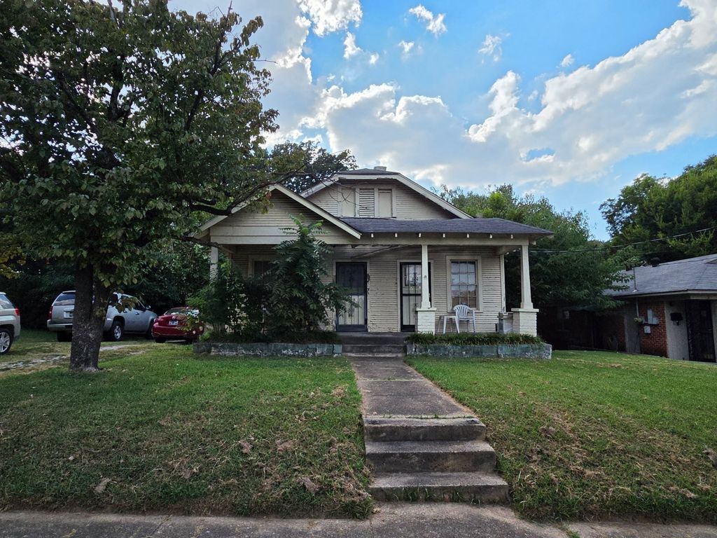 33 S Bingham St, Memphis