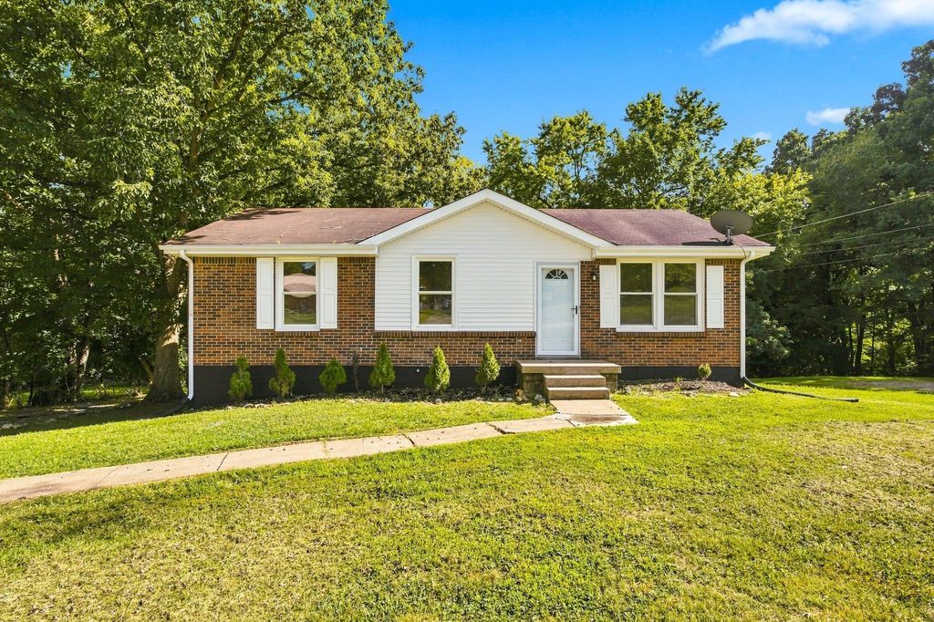 806 Kingsbury Rd, Clarksville