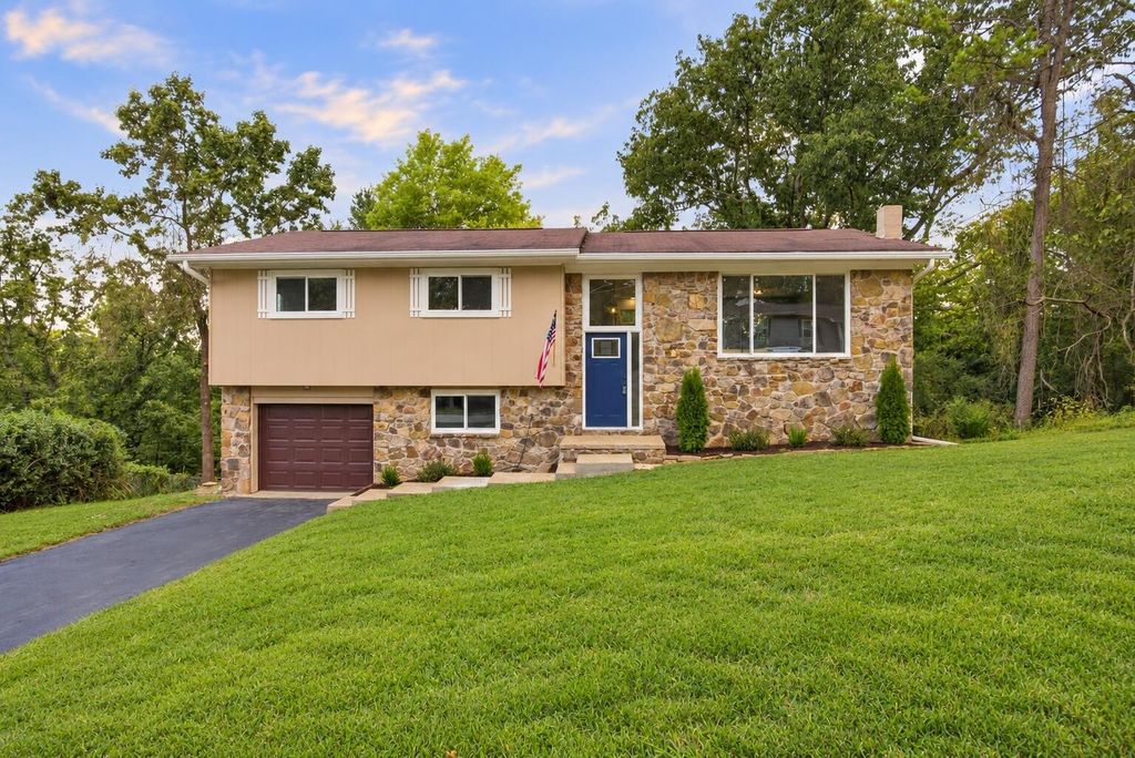 6345 Fairest Drive, Harrison