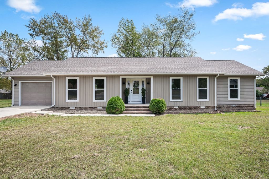 112 Lantern Ln, Shelbyville