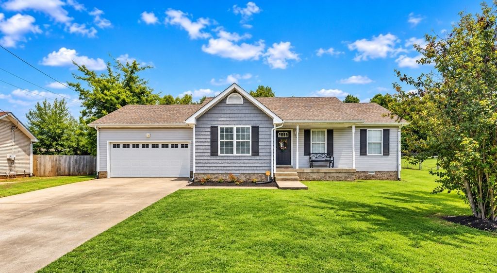 261 Golden Pond Ave, Oak Grove