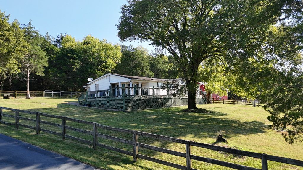 591 Jug Creek Rd, Watertown