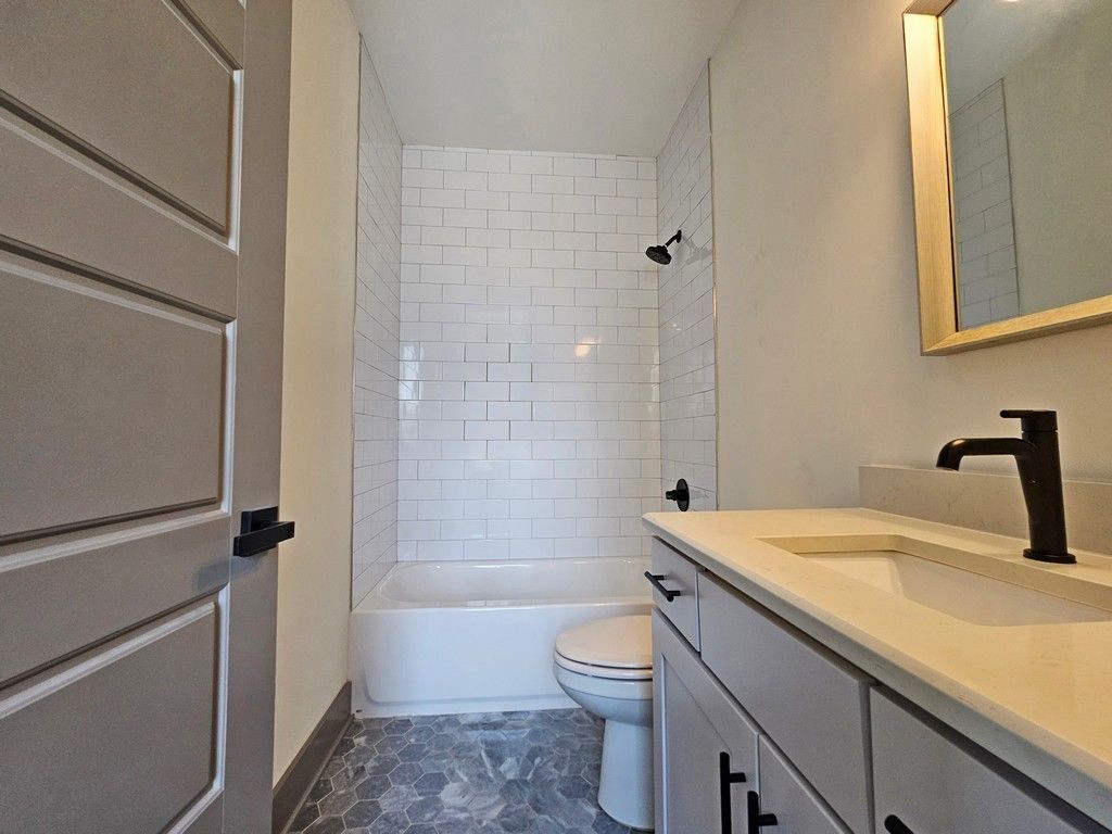 28 N Hill St, Nashville