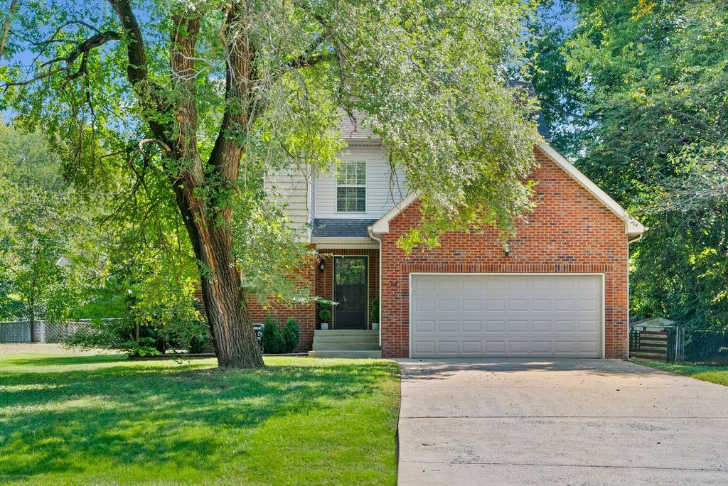 107 Rebecca Lane, Clarksville