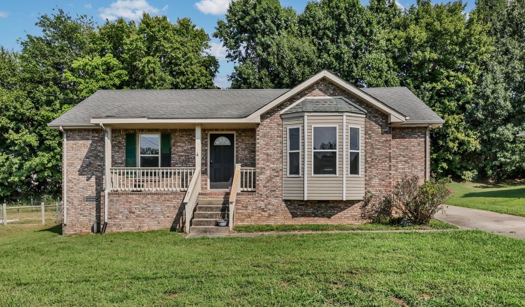 274 Moncrest Dr, Clarksville