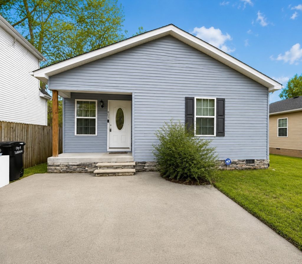 805 E Grizzard St, Tullahoma