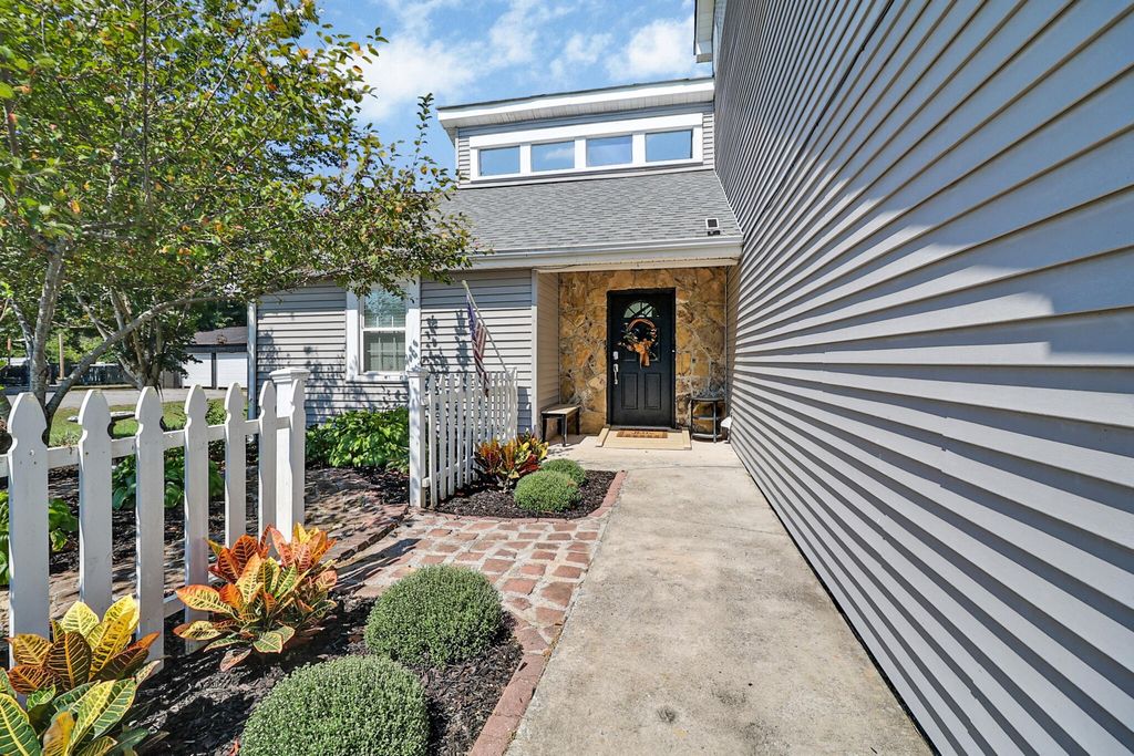 3789 Double S Road, Dayton