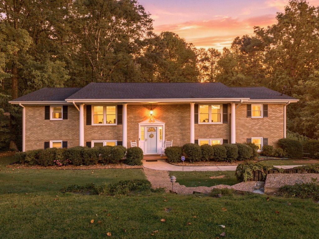 503 Loveman Lane, Dalton