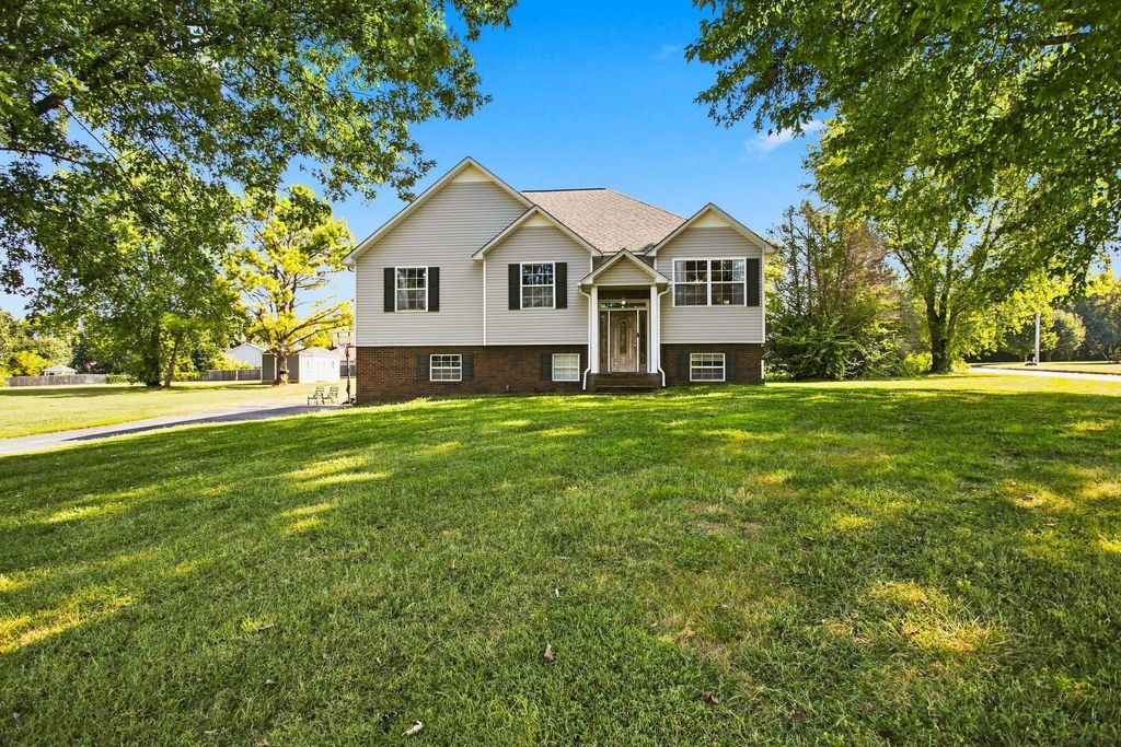 2408 Lakeshore Dr, Spring Hill