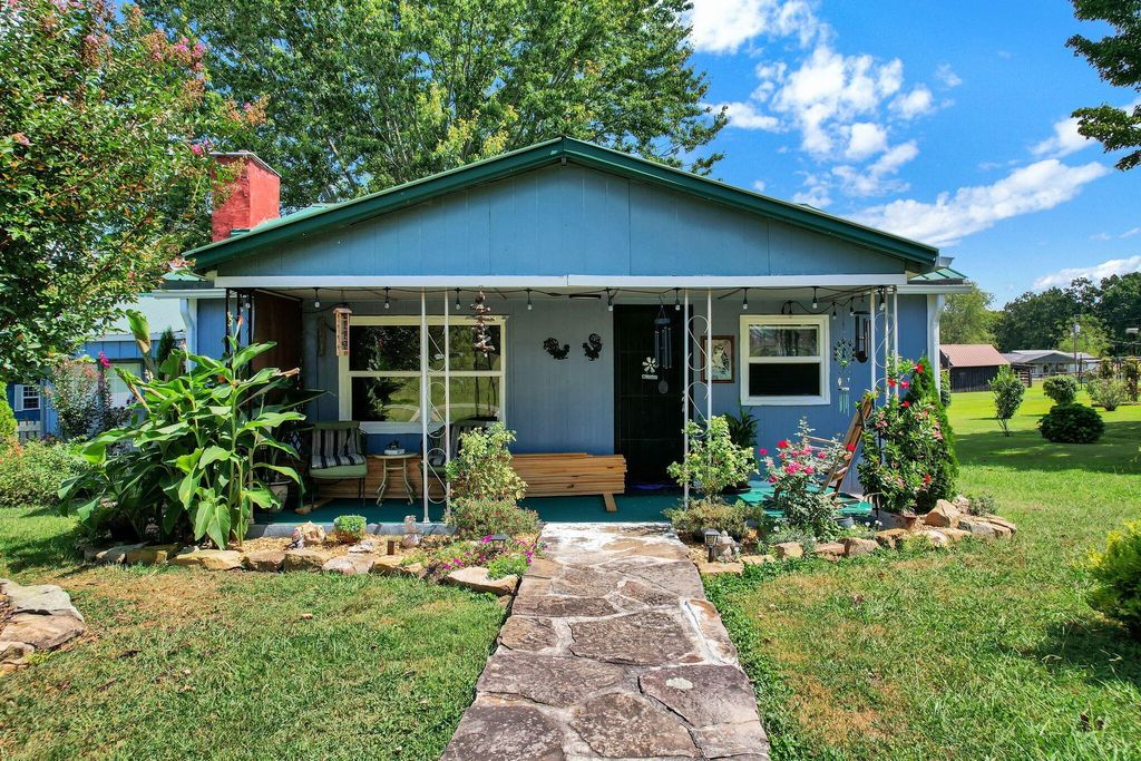 6870 Highway 108, Whitwell