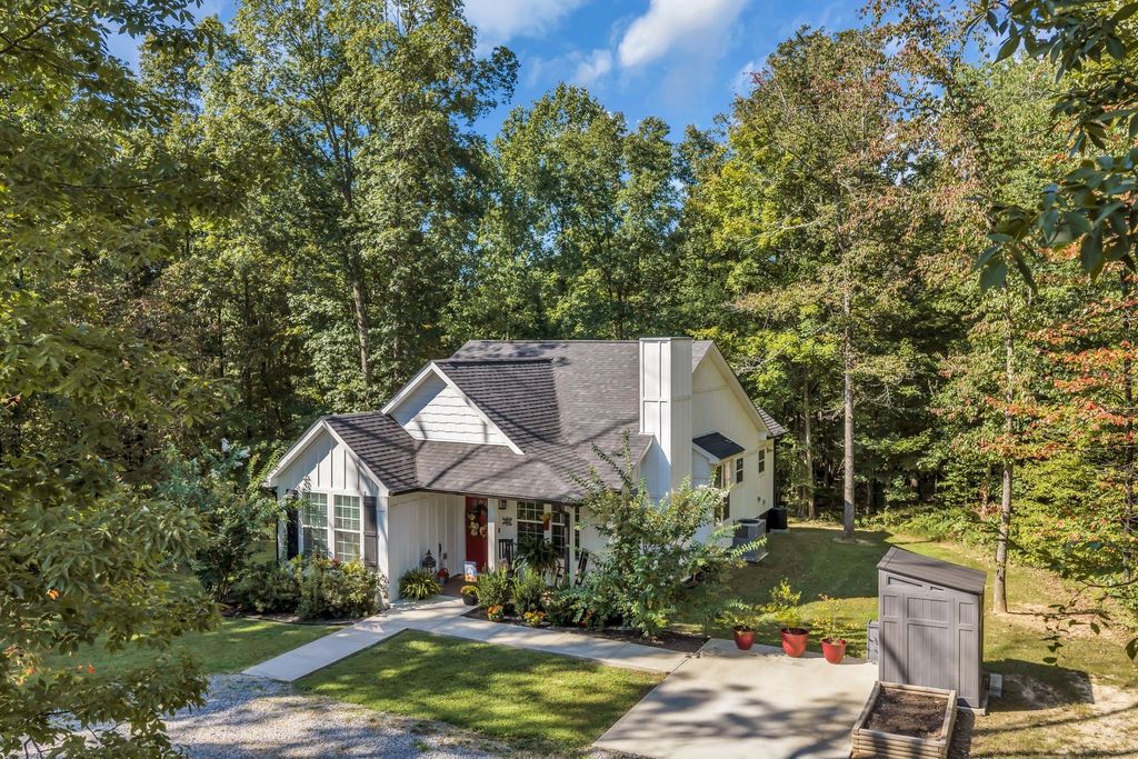 684 Slaydenwood Rd, Vanleer