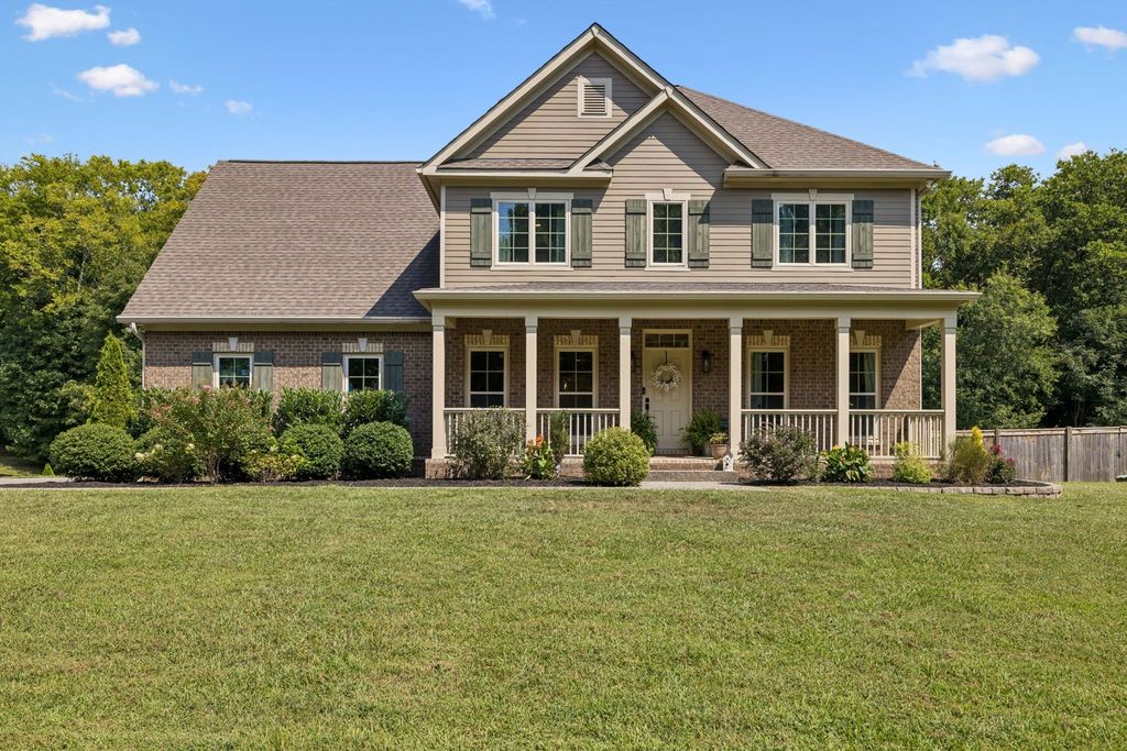 1394 Theta Pike, Columbia