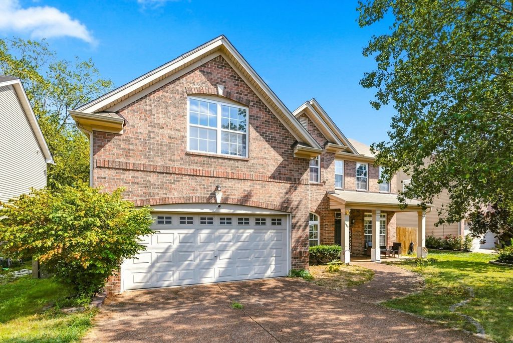 106 Sorrel Ct, Hendersonville