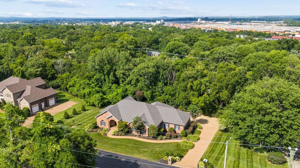770 Peach Orchard Dr, Nashville