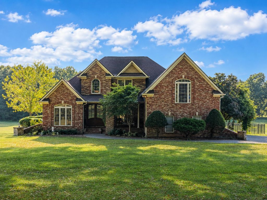 1405 Drakes Creek Rd, Hendersonville