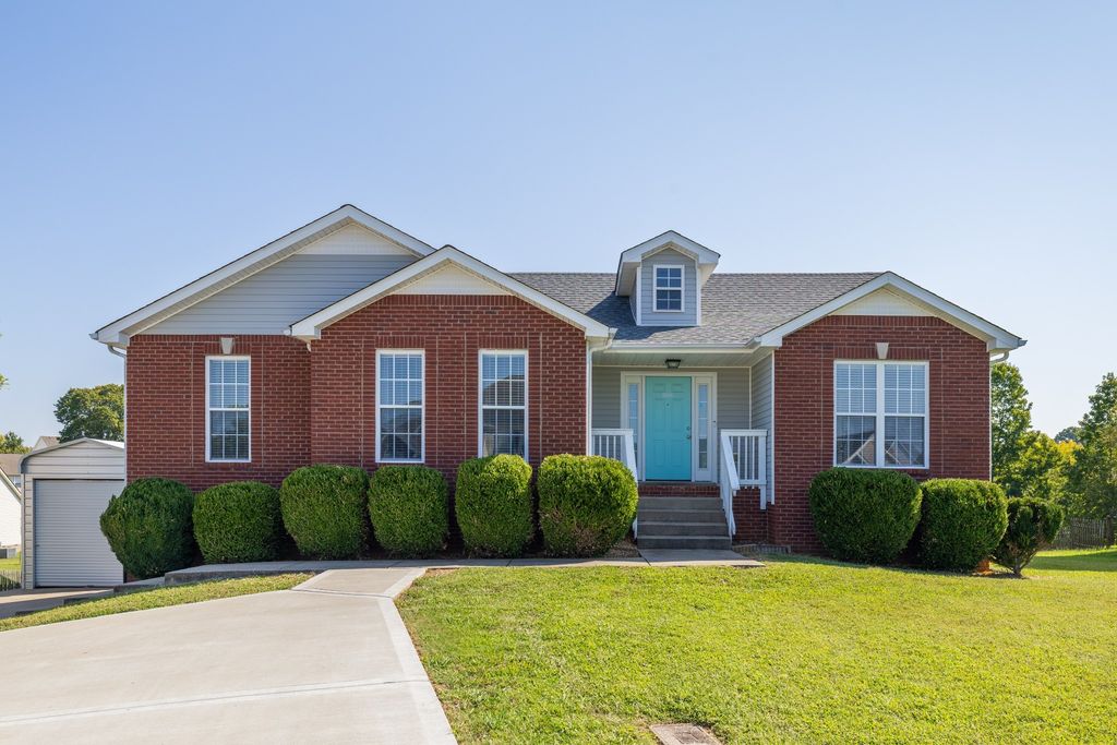 1383 Ambleside Dr, Clarksville