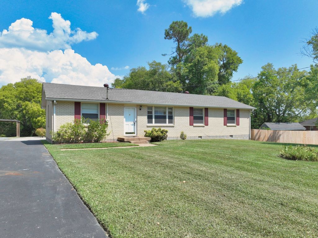 100 Mcbratney Dr, Hendersonville