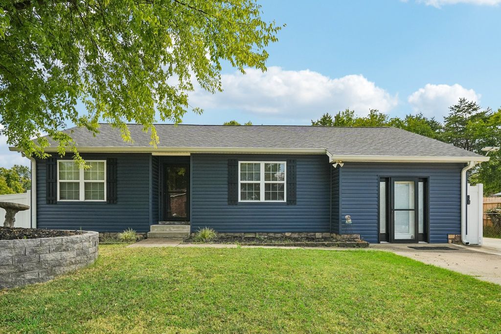 1124 Nelson Dr, Madison
