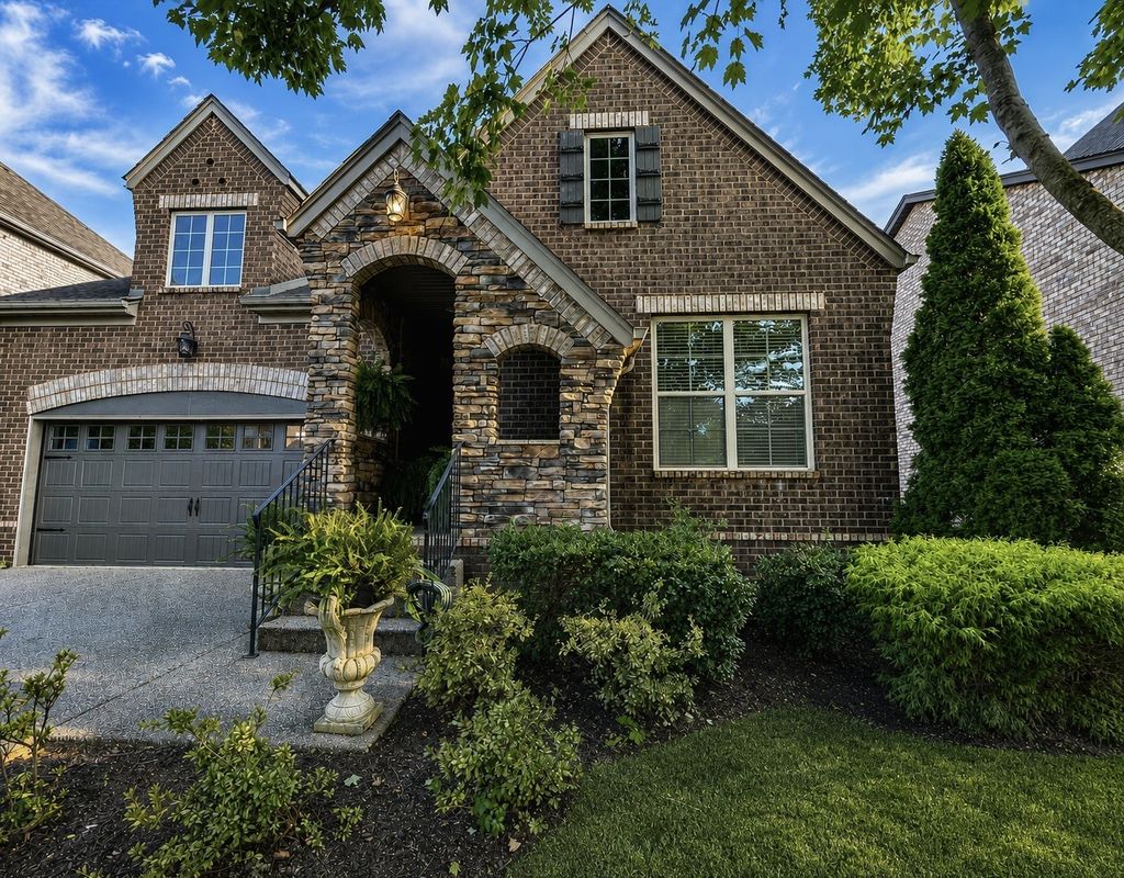 114 Cobbler Cir, Hendersonville
