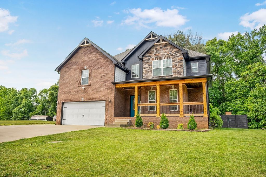 3552 Aurora Dr, Clarksville