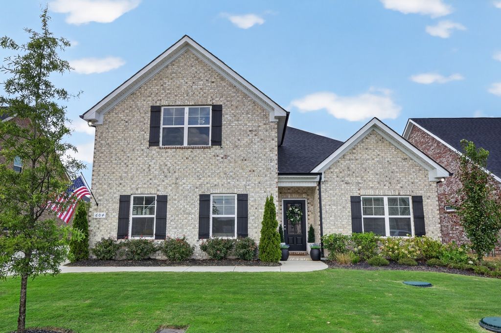 604 Hawkeye Ct, Eagleville