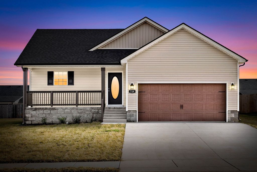 1498 Hallies Way, Clarksville