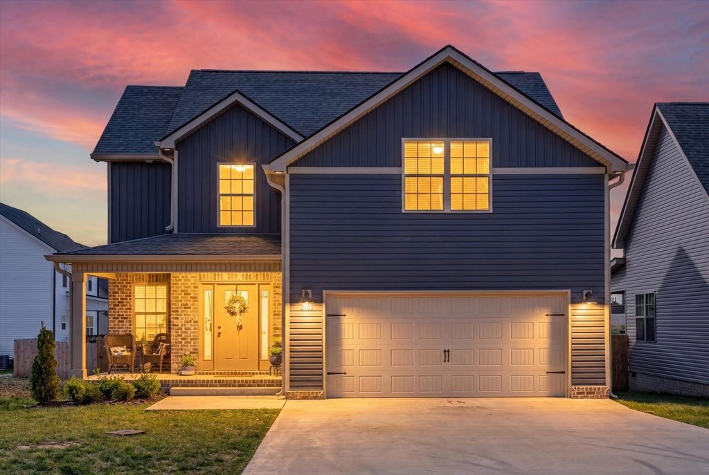 296 Wesson Dr, Clarksville