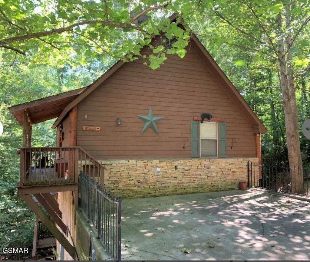 335 Greenwood Way, Pigeon Forge